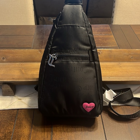 Brand new super cute and stylish Juicy couture sling/crossbody - Picture 2 of 11